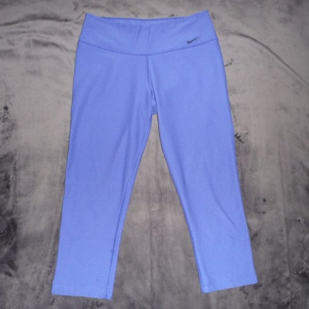 NWOT Nike One Dri-Fit Cropped Leggings S